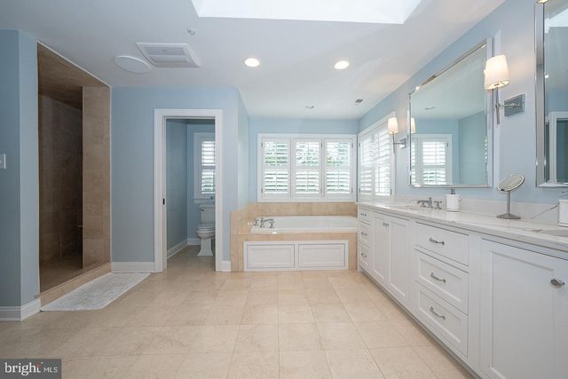 16 HARRISON DR, Newtown Square, PA 19073