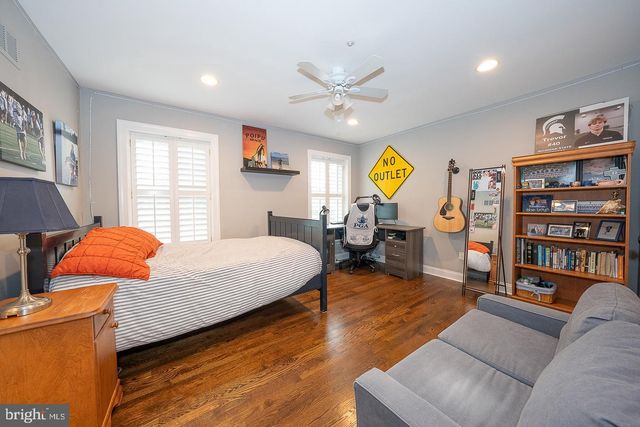 16 HARRISON DR, Newtown Square, PA 19073