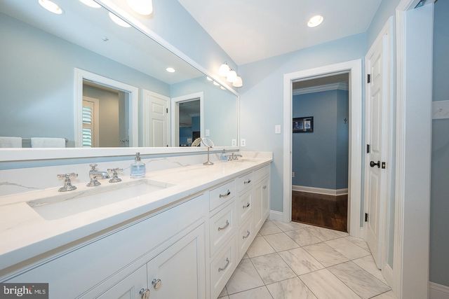 16 HARRISON DR, Newtown Square, PA 19073