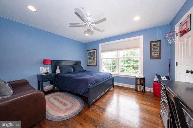 16 HARRISON DR, Newtown Square, PA 19073