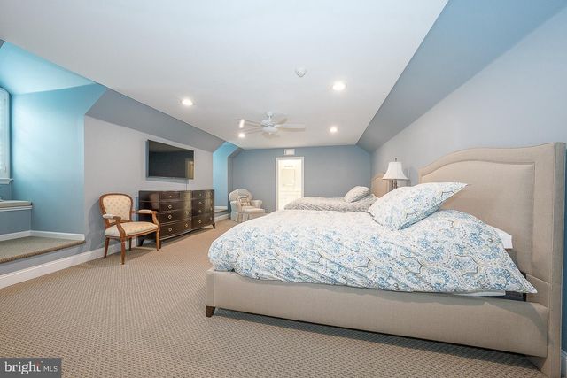 16 HARRISON DR, Newtown Square, PA 19073