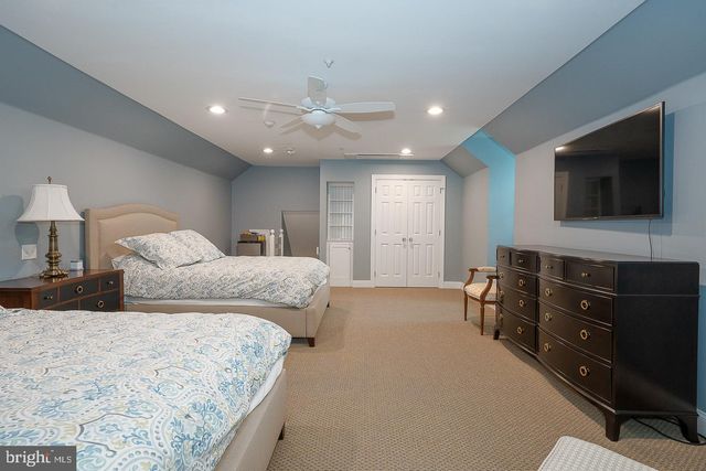 16 HARRISON DR, Newtown Square, PA 19073
