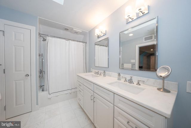 16 HARRISON DR, Newtown Square, PA 19073