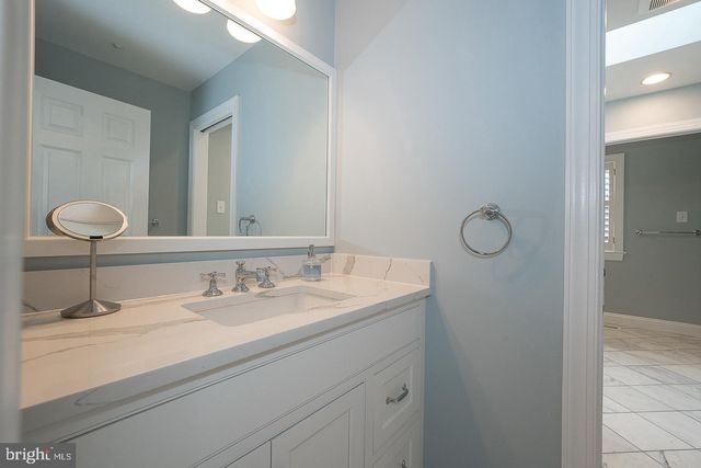 16 HARRISON DR, Newtown Square, PA 19073