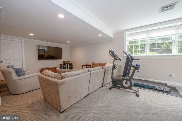 16 HARRISON DR, Newtown Square, PA 19073