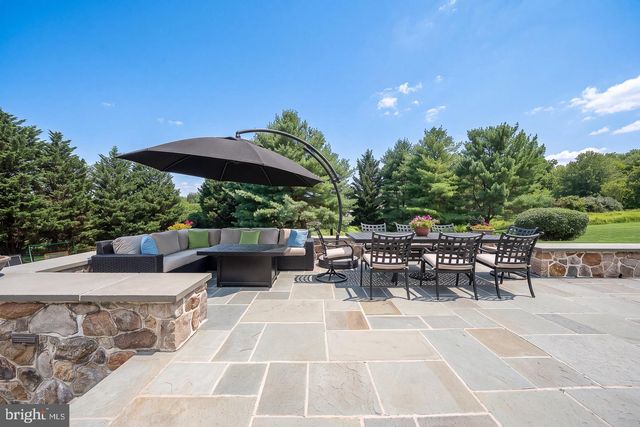 16 HARRISON DR, Newtown Square, PA 19073