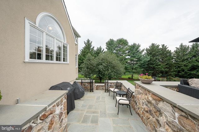 16 HARRISON DR, Newtown Square, PA 19073