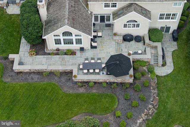 16 HARRISON DR, Newtown Square, PA 19073