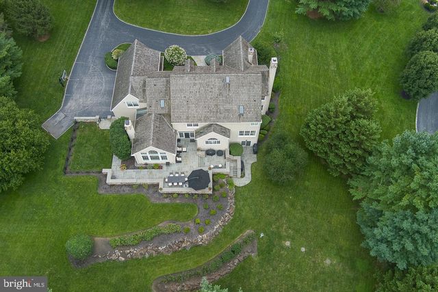 16 HARRISON DR, Newtown Square, PA 19073