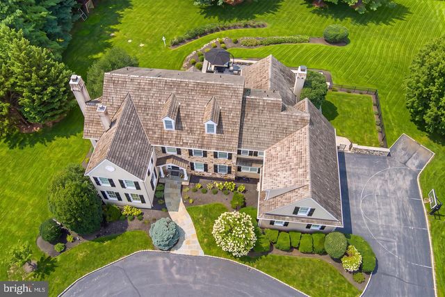 16 HARRISON DR, Newtown Square, PA 19073