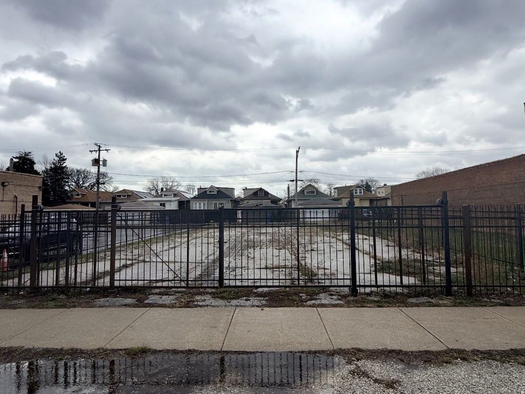 8535 S Ashland Avenue, Chicago, IL 60620