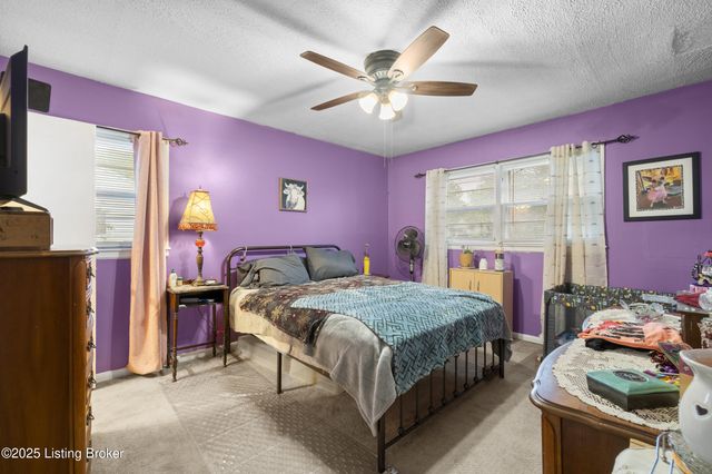 5603 Goldenrod Rd, Louisville, KY 40272