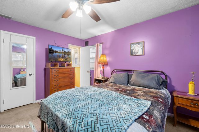 5603 Goldenrod Rd, Louisville, KY 40272