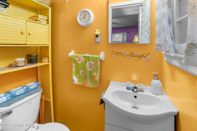 5603 Goldenrod Rd, Louisville, KY 40272