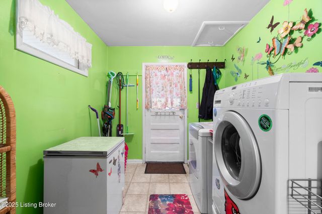 5603 Goldenrod Rd, Louisville, KY 40272