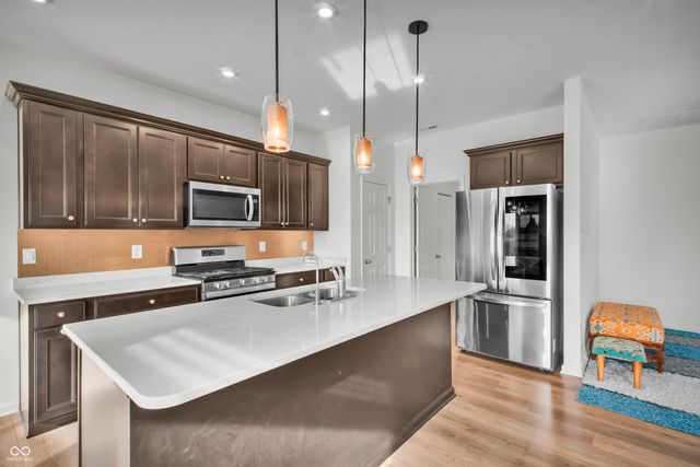 2561 Creek Bank Drive, Columbus, IN 47201