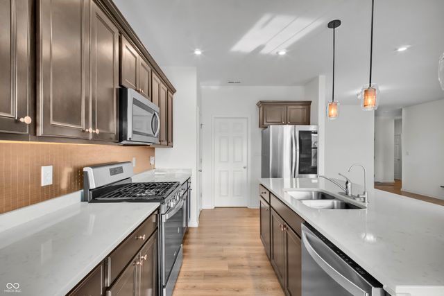 2561 Creek Bank Drive, Columbus, IN 47201