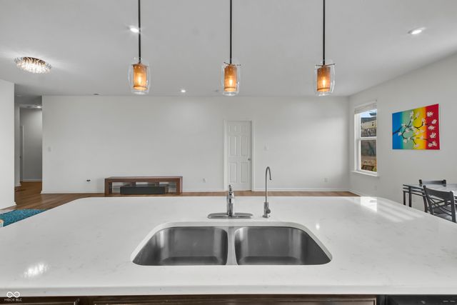 2561 Creek Bank Drive, Columbus, IN 47201