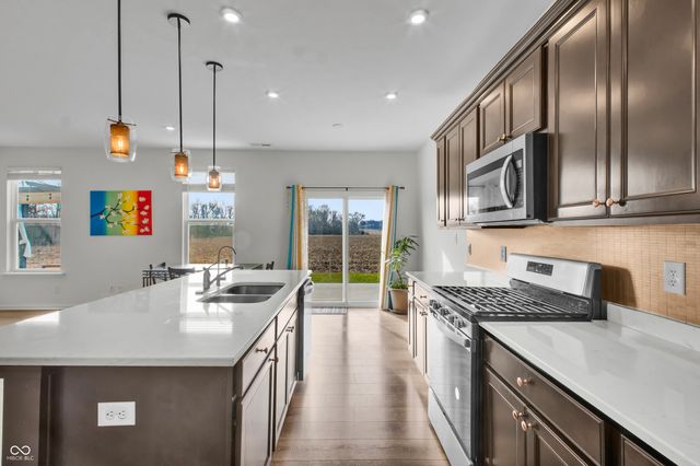 2561 Creek Bank Drive, Columbus, IN 47201