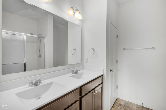 2561 Creek Bank Drive, Columbus, IN 47201