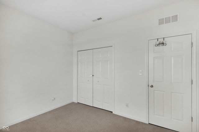 2561 Creek Bank Drive, Columbus, IN 47201