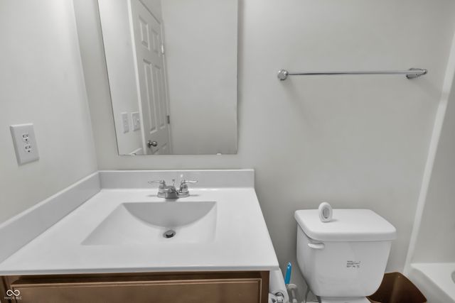 2561 Creek Bank Drive, Columbus, IN 47201