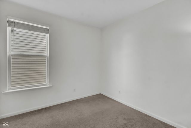 2561 Creek Bank Drive, Columbus, IN 47201