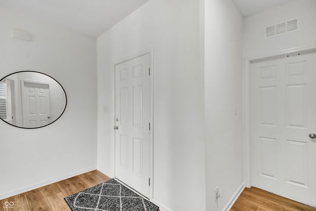 2561 Creek Bank Drive, Columbus, IN 47201