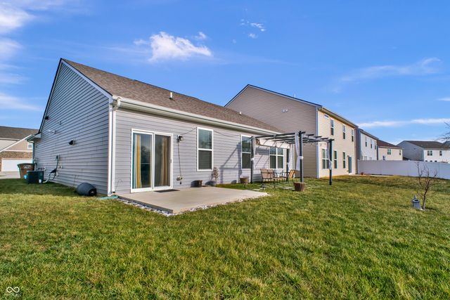 2561 Creek Bank Drive, Columbus, IN 47201