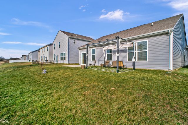 2561 Creek Bank Drive, Columbus, IN 47201