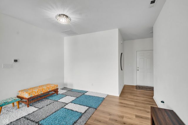 2561 Creek Bank Drive, Columbus, IN 47201