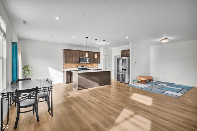 2561 Creek Bank Drive, Columbus, IN 47201