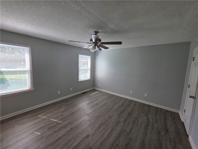 17 Winchester Drive, Euharlee, GA 30145