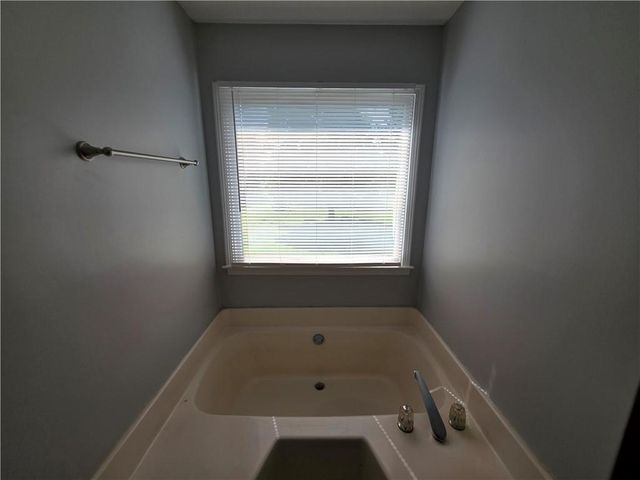 17 Winchester Drive, Euharlee, GA 30145