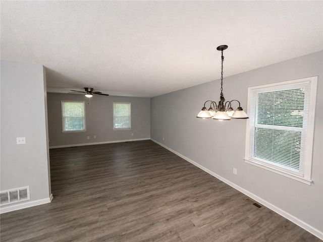 17 Winchester Drive, Euharlee, GA 30145
