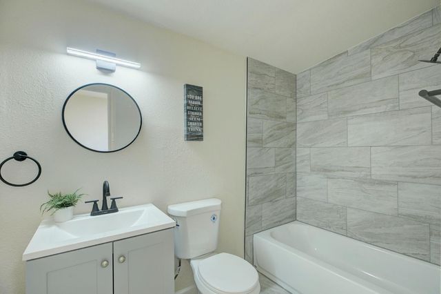 2328 Boxwood St, Sacramento, CA 95815