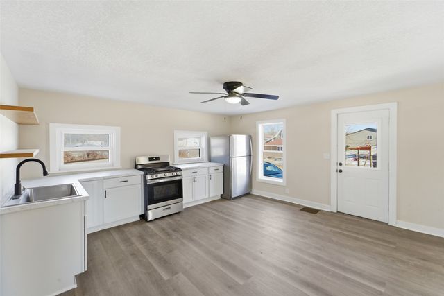 1116 1st Avenue W, Newton, IA 50208