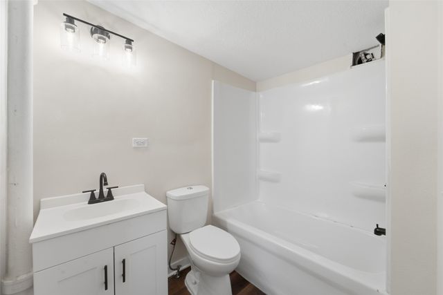 1116 1st Avenue W, Newton, IA 50208