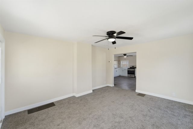 1116 1st Avenue W, Newton, IA 50208