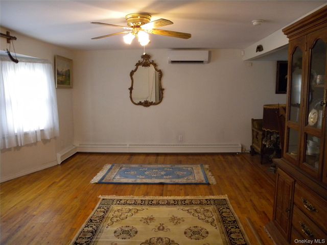 43 Washington Heights Street, Selden, NY 11784