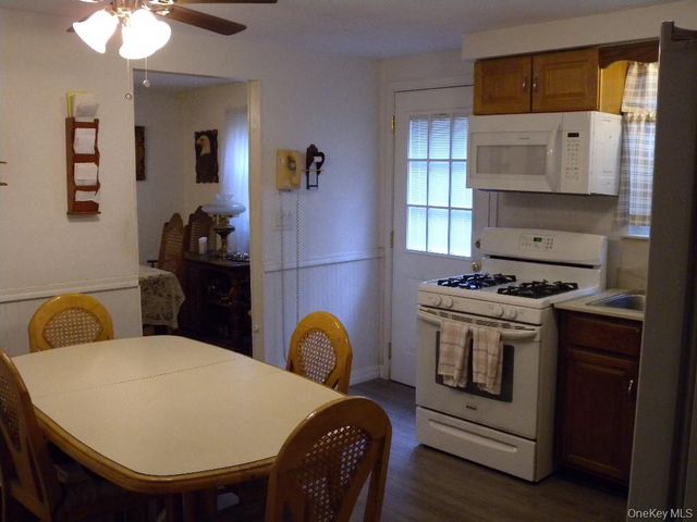43 Washington Heights Street, Selden, NY 11784