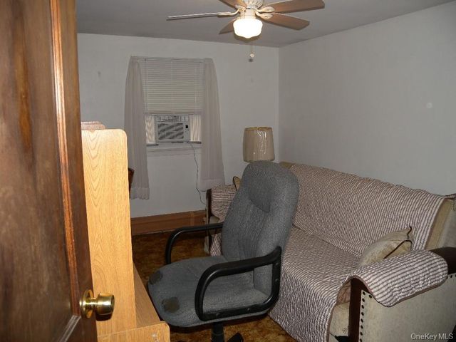 43 Washington Heights Street, Selden, NY 11784