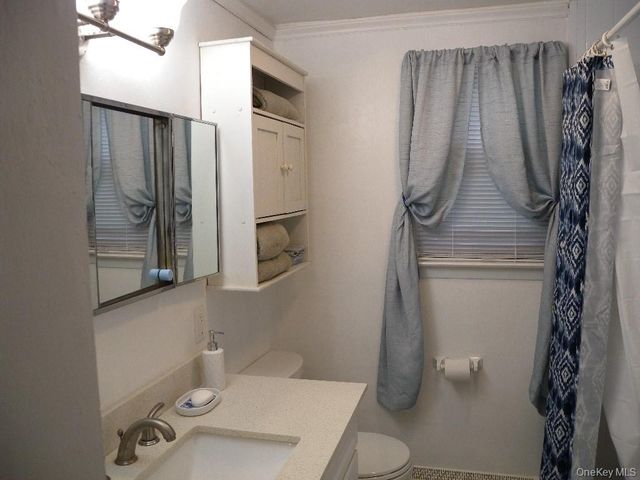 43 Washington Heights Street, Selden, NY 11784