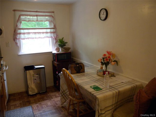 43 Washington Heights Street, Selden, NY 11784