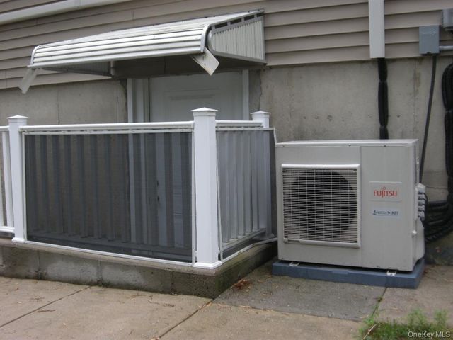 43 Washington Heights Street, Selden, NY 11784