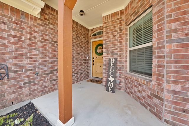 1216 N Elm Street, Weatherford, TX 76086