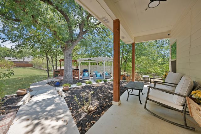 1216 N Elm Street, Weatherford, TX 76086