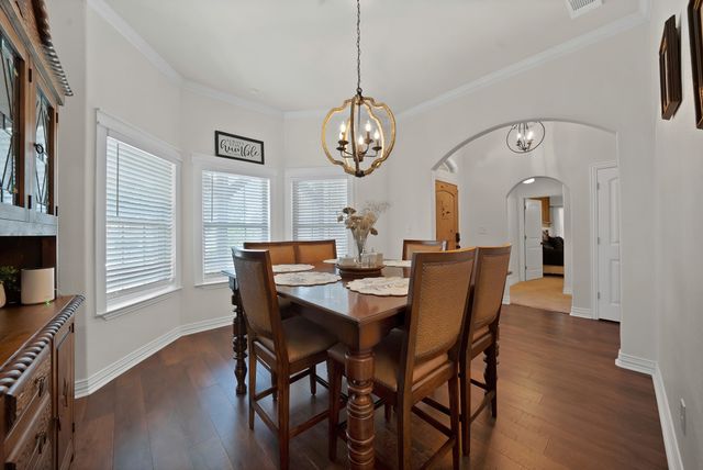 1216 N Elm Street, Weatherford, TX 76086