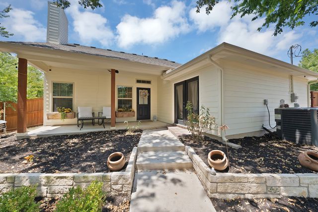 1216 N Elm Street, Weatherford, TX 76086