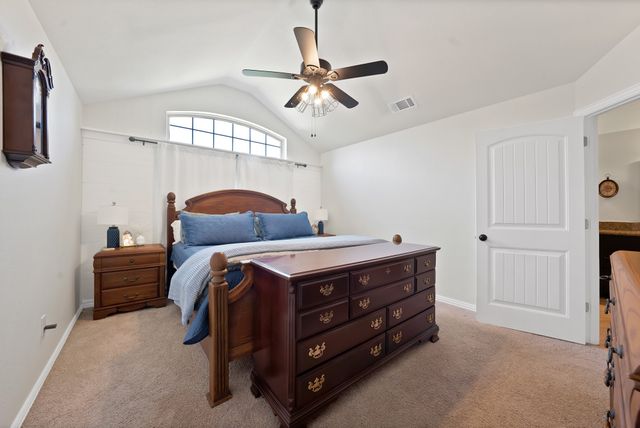1216 N Elm Street, Weatherford, TX 76086